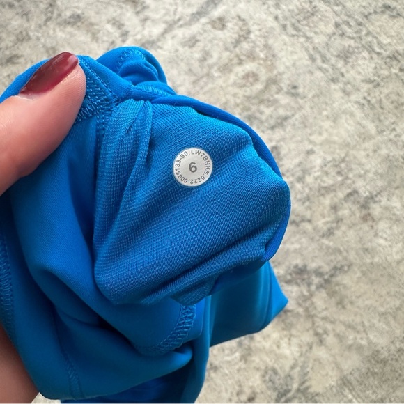 Lululemon Wunder Train High-Rise Short 8"
Poolside size 6! - Picture 4 of 5